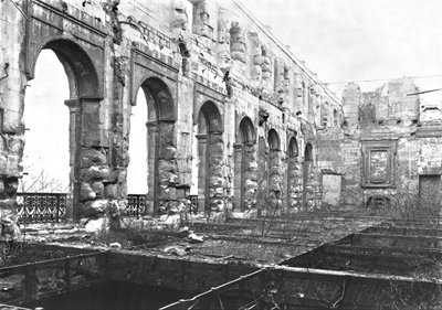 Ruinen der Cour des Comptes während der Pariser Kommune, 1871 von French Photographer